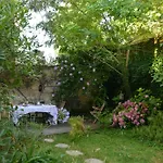 Alojamento de Acomodação e Pequeno-almoço La Maison, D'hôtes De Charme Et Atelier D'artiste, Saint Emilion 3*