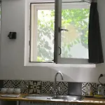 La Maison, D'hotes De Charme Et Atelier D'artiste, Saint Emilion 3*