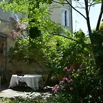 La Maison, D'hôtes De Charme Et Atelier D'artiste, Saint Emilion Alojamento de Acomodação e Pequeno-almoço 3*