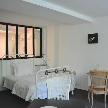 La Maison, D'hotes De Charme Et Atelier D'artiste, Saint Emilion 3* 리부른