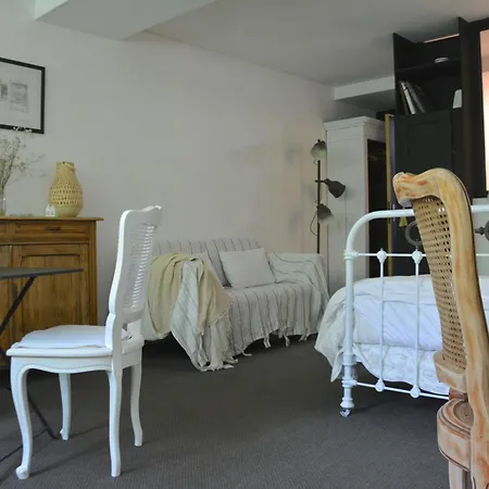 La Maison, D'hotes De Charme Et Atelier D'artiste, Saint Emilion B&B 리부른