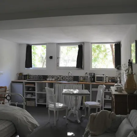 La Maison, D'hotes De Charme Et Atelier D'artiste, Saint Emilion ليبورن