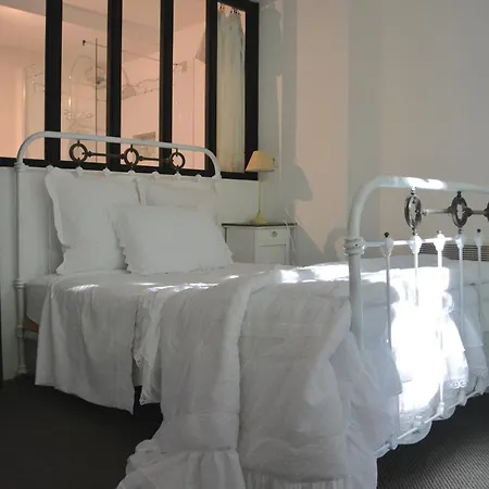 La Maison, D'hotes De Charme Et Atelier D'artiste, Saint Emilion לינה וארוחת בוקר ליבורן