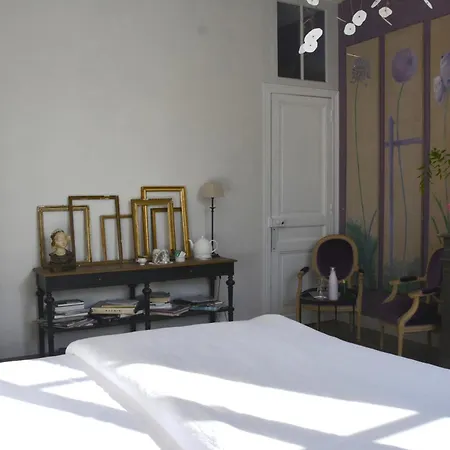 La Maison, D'hôtes De Charme Et Atelier D'artiste, Saint Emilion Alojamento de Acomodação e Pequeno-almoço Libourne