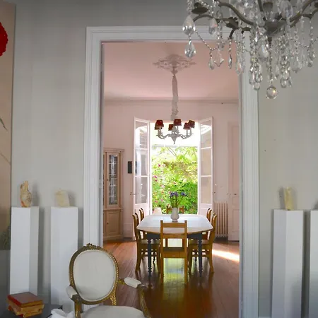 La Maison, D'hotes De Charme Et Atelier D'artiste, Saint Emilion فندق مبيت وإفطار ليبورن