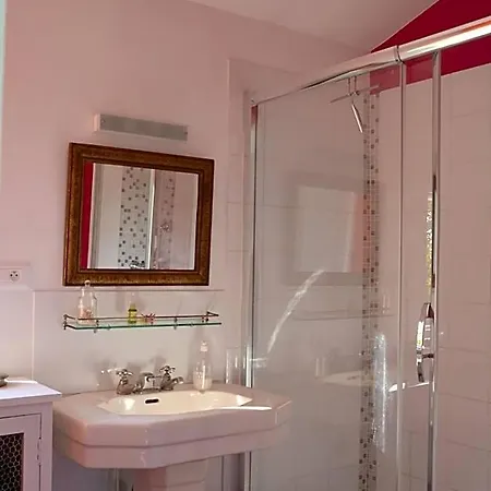 La Maison, D'hotes De Charme Et Atelier D'artiste, Saint Emilion לינה וארוחת בוקר