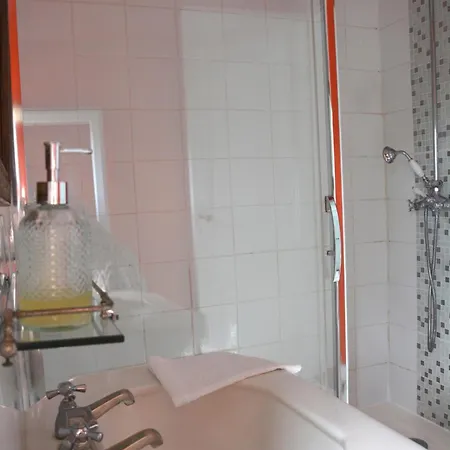 B&B La Maison, D'hotes De Charme Et Atelier D'artiste, Saint Emilion