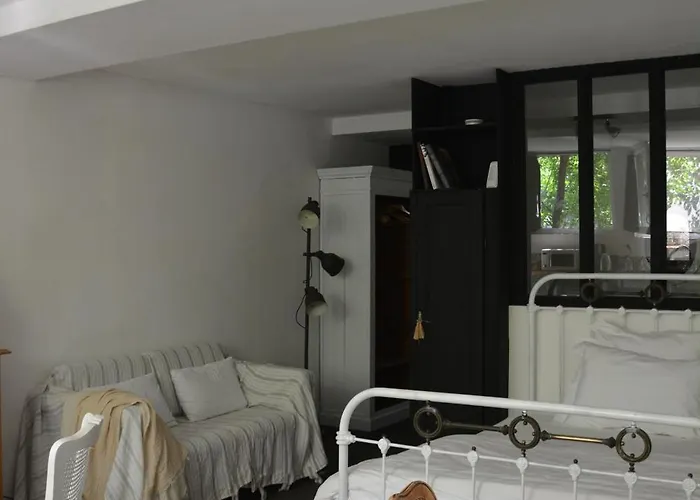 La Maison Bed & Breakfast 3*